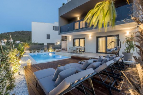 Villa ToDo with heated pool and jacuzzi